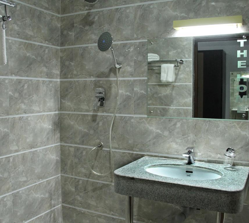 Hotel The Home Tiruppur Extérieur photo