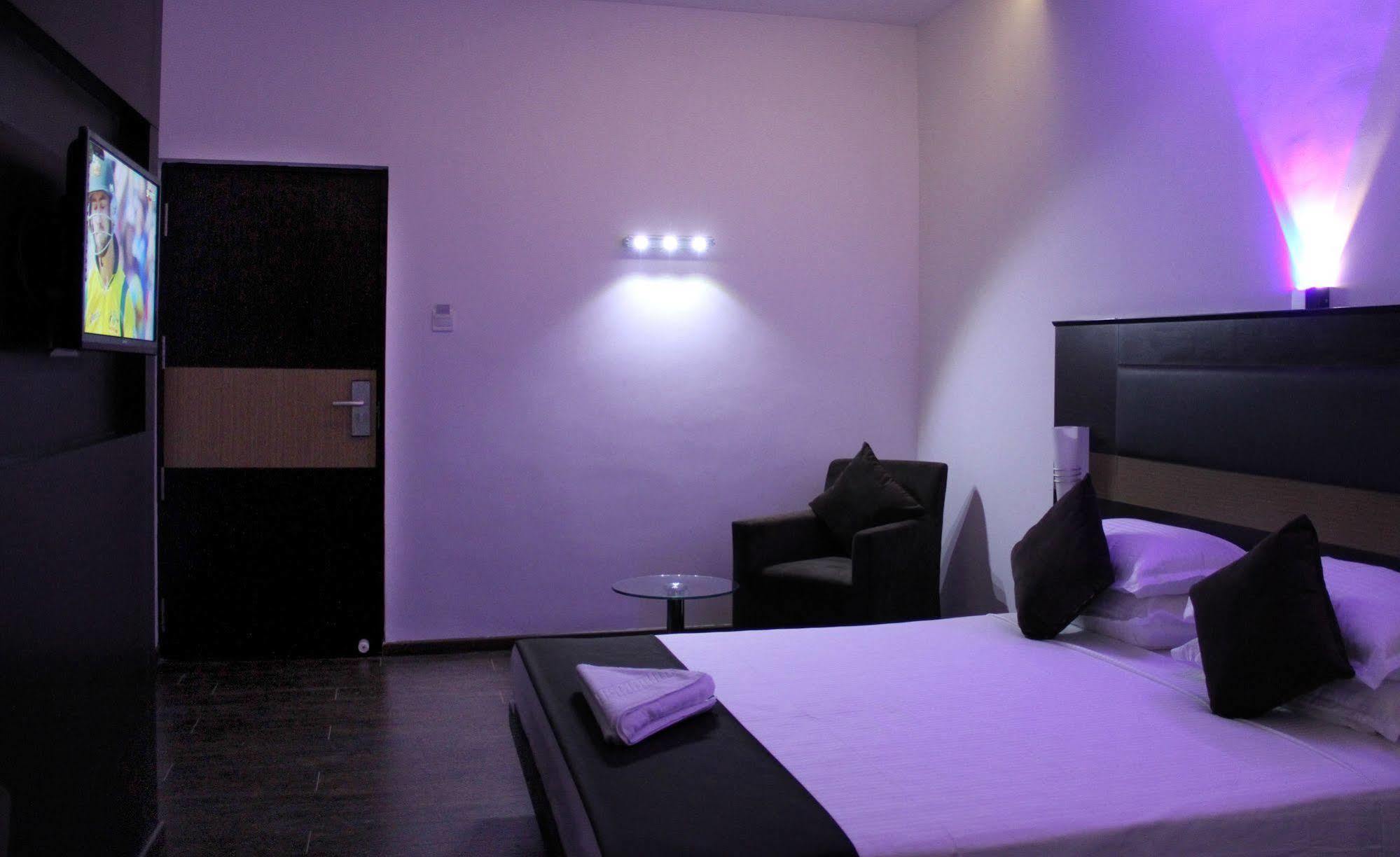 Hotel The Home Tiruppur Extérieur photo